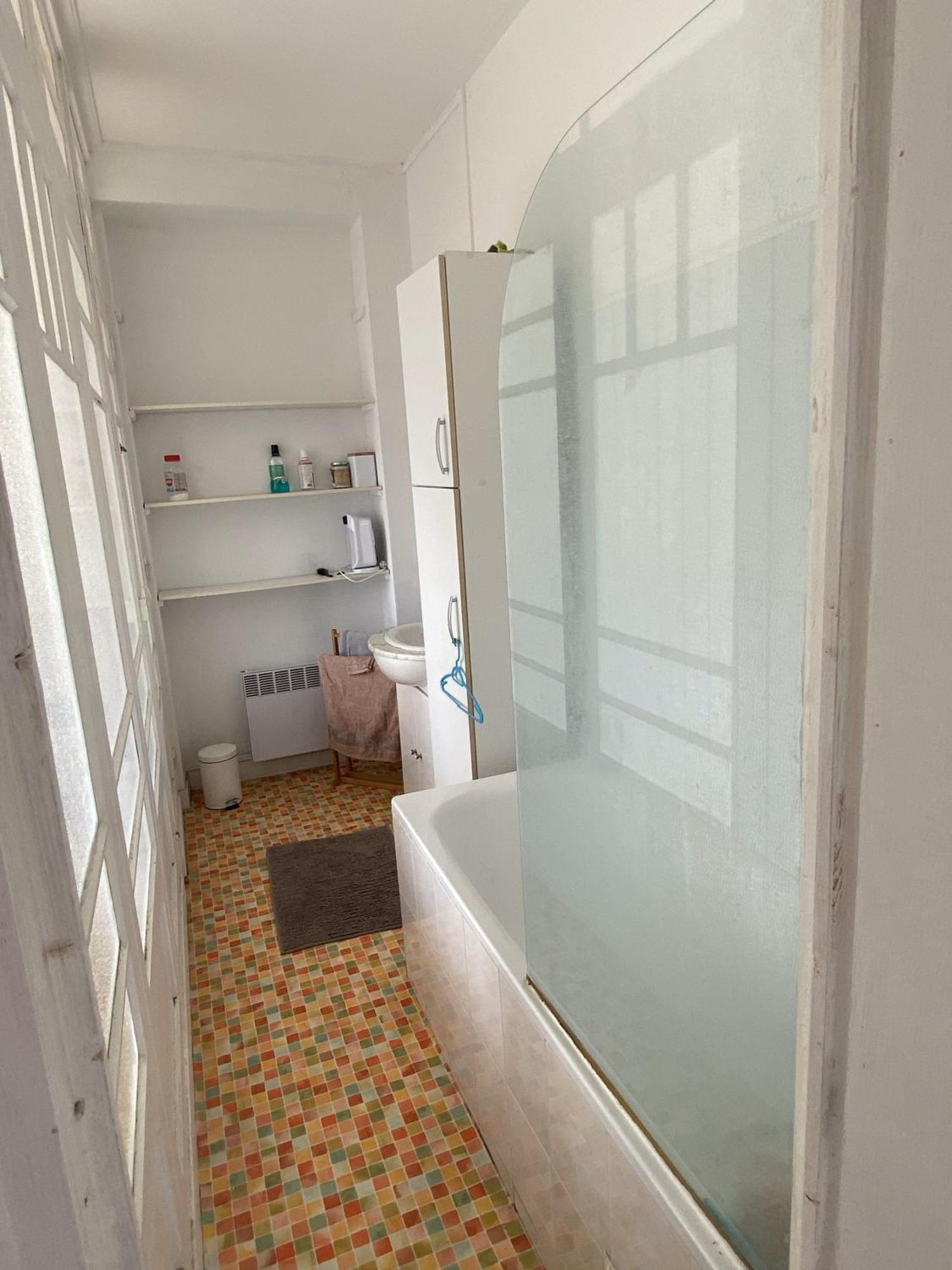 Apartment Calme Et Lumineux - Parking Privatif - Metro A 5mn