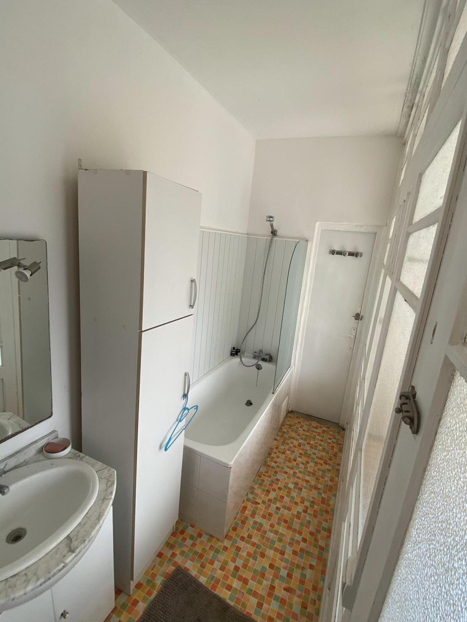 Calme Et Lumineux - Parking Privatif - Metro A 5mn Apartment Mons-en-Baroeul
